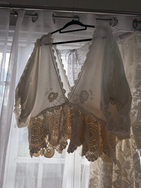 The Matilda Blouse (sz 12-14)