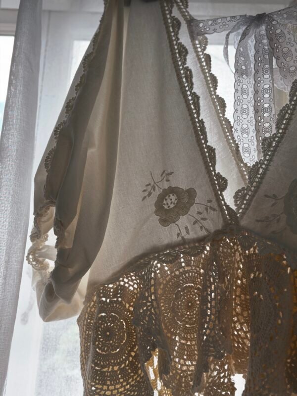 The Matilda Blouse (sz 12-14)