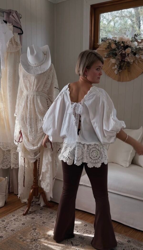 The Matilda Blouse (sz 12-14)